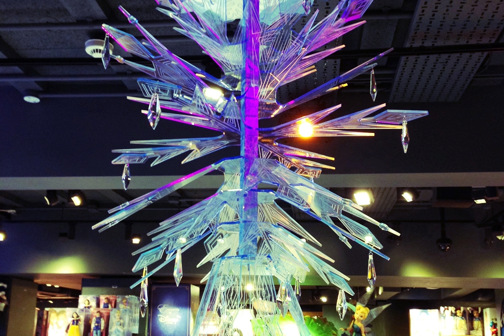 Store development, Disney Store, Frozen, Sven, Anna, Elsa, Christmas 2014, Sculpts, Props, VM, Retail Design, In-store Theming, Visual Merchandising, Shop Design,