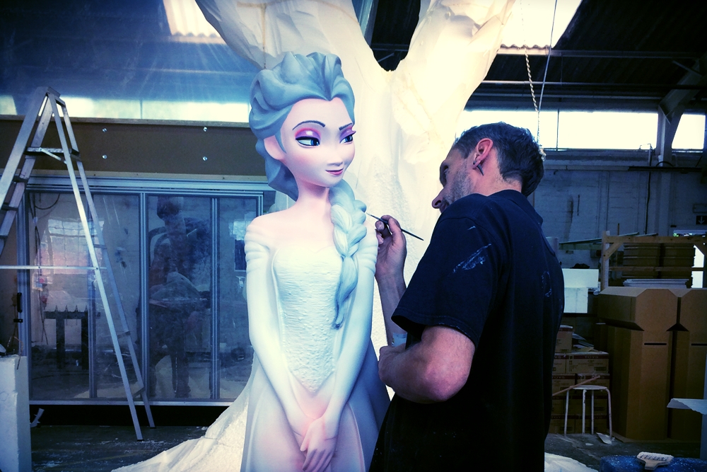 Store development, Disney Store, Frozen, Sven, Anna, Elsa, Christmas 2014, Sculpts, Props, VM, Retail Design, In-store Theming, Visual Merchandising, Shop Design,