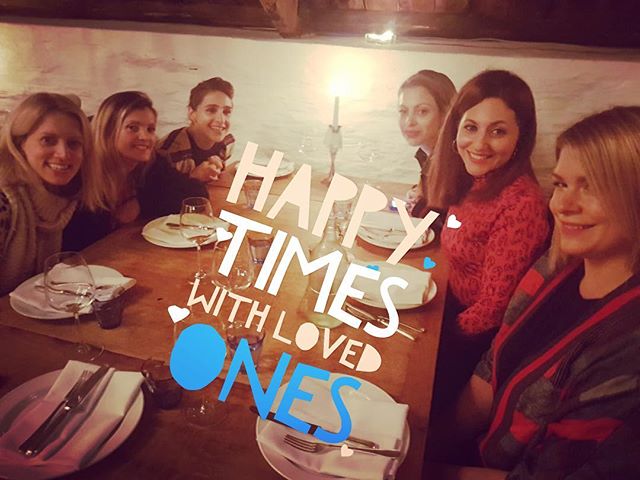 This weekend these little wonders (plus photographer @bwellnutrition_2010!!) came to Devon to help me celebrate finishing my acupuncture degree. I was so touched and humbled they all travelled from so far. We had a proper South Devon weekend of pub grub, beach action,cliff walks and crazy Pigs Nose frolics. So amazing to have us all together again, I came away feeling my soul lifted and my heart open! A great way to see in my first week of freedom! @luizzle @lucyismassive #acupuncture #acupunctureworks #acupuncturist #devonlife #friendships #friendshipgoals #oldfriendships #gratitude #lovethemsomuch