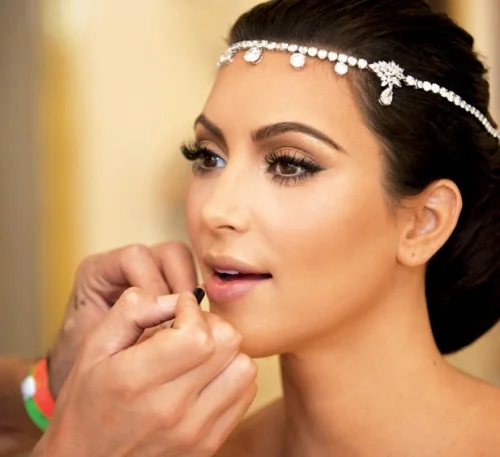Golden goddess - sultry eye with nude lip