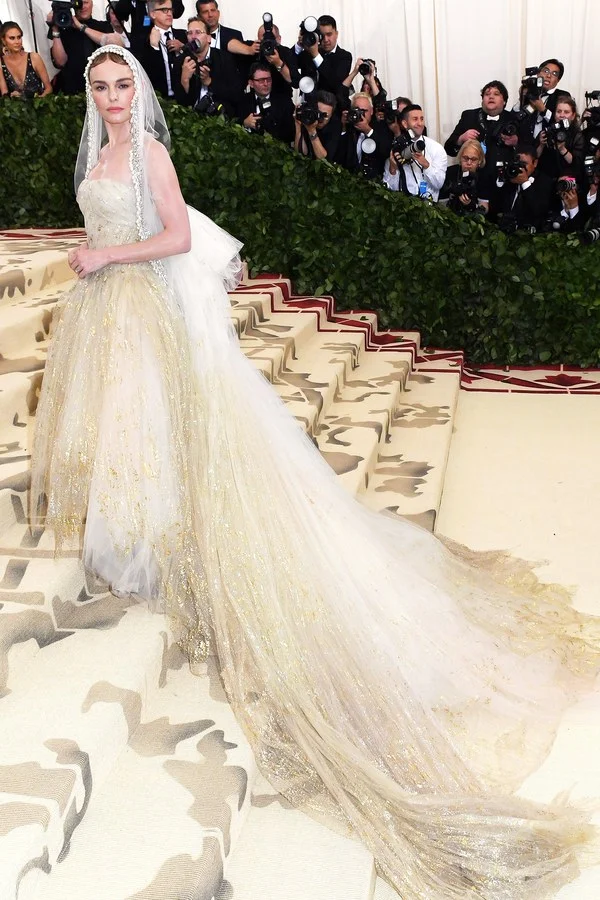 Kate Bosworth in Oscar de la Renta and Tacori jewelry