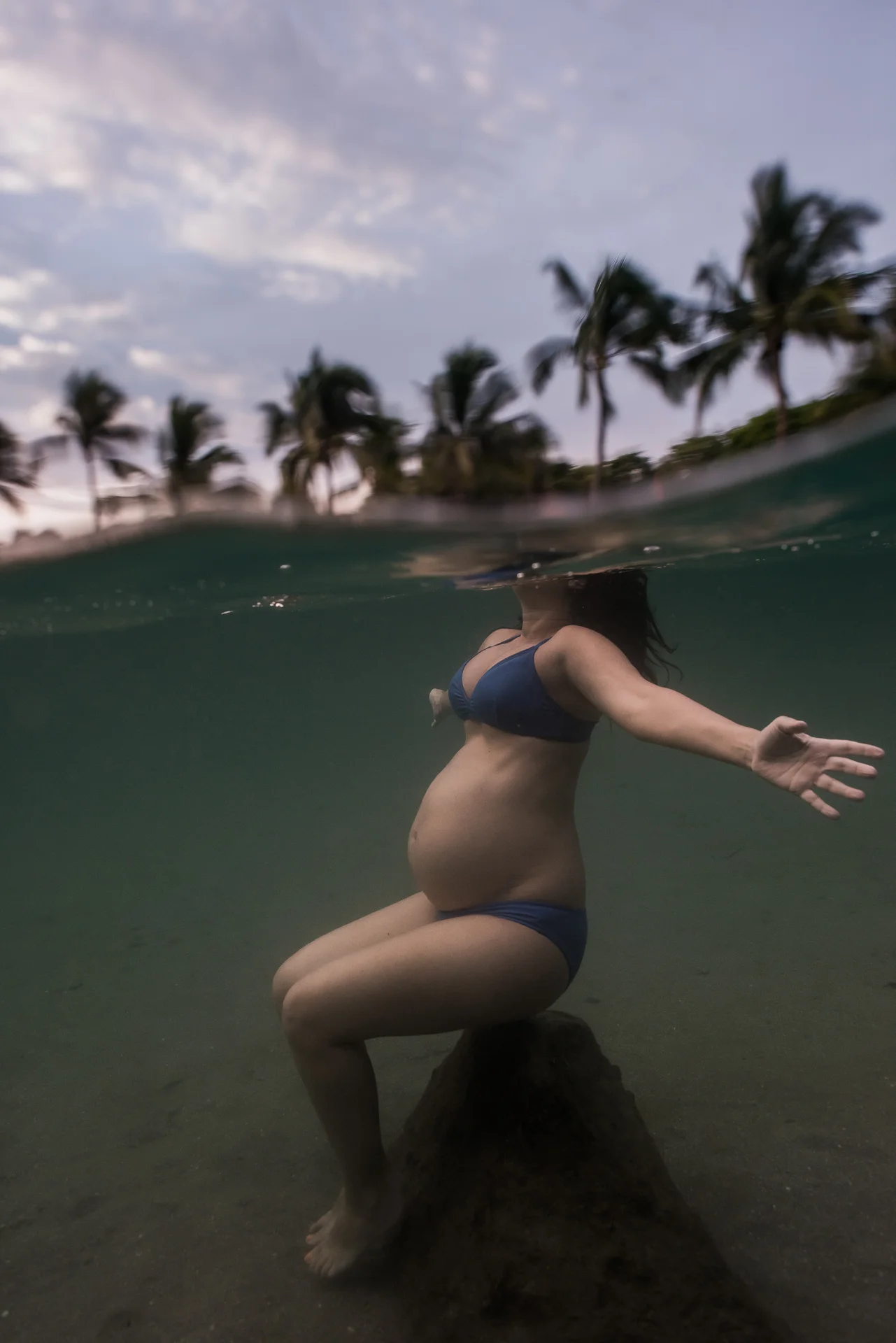 AnnaUnderwaterMaternity-672.jpg