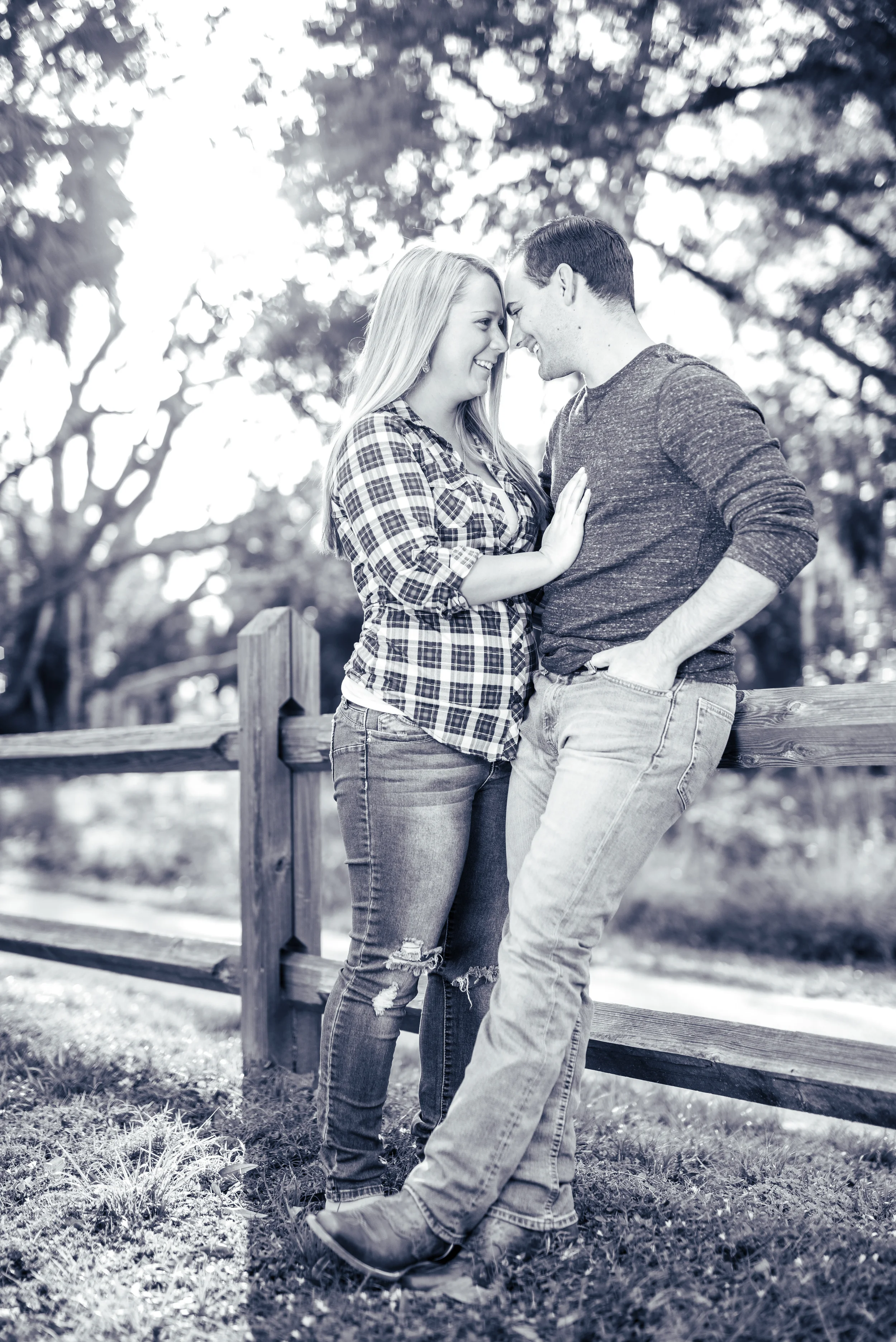 {Lexi&Joe'sEngagementSession}{RiverBendPark}{March2016}-0001.jpg