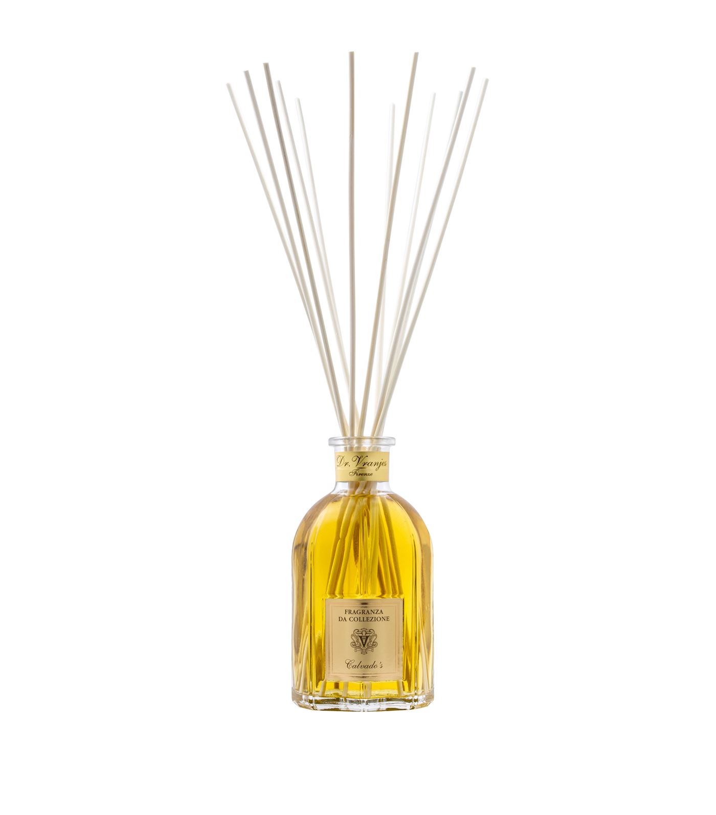 Dr Vranjes scents come in antique Florentine style bottles that sometimes take on the shape of the mysterious city’s most memorable monuments. Each fragrance holds a timeless memory and the scents packaging is made with Florence paper while the bottles are mouth blown glass.