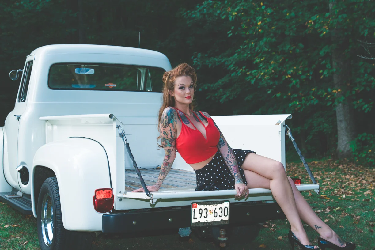 pin-up red lipstick