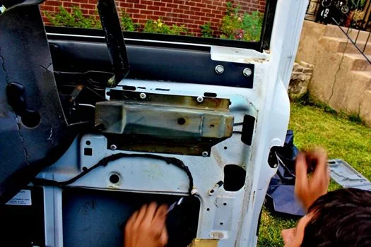 Replacing door handles