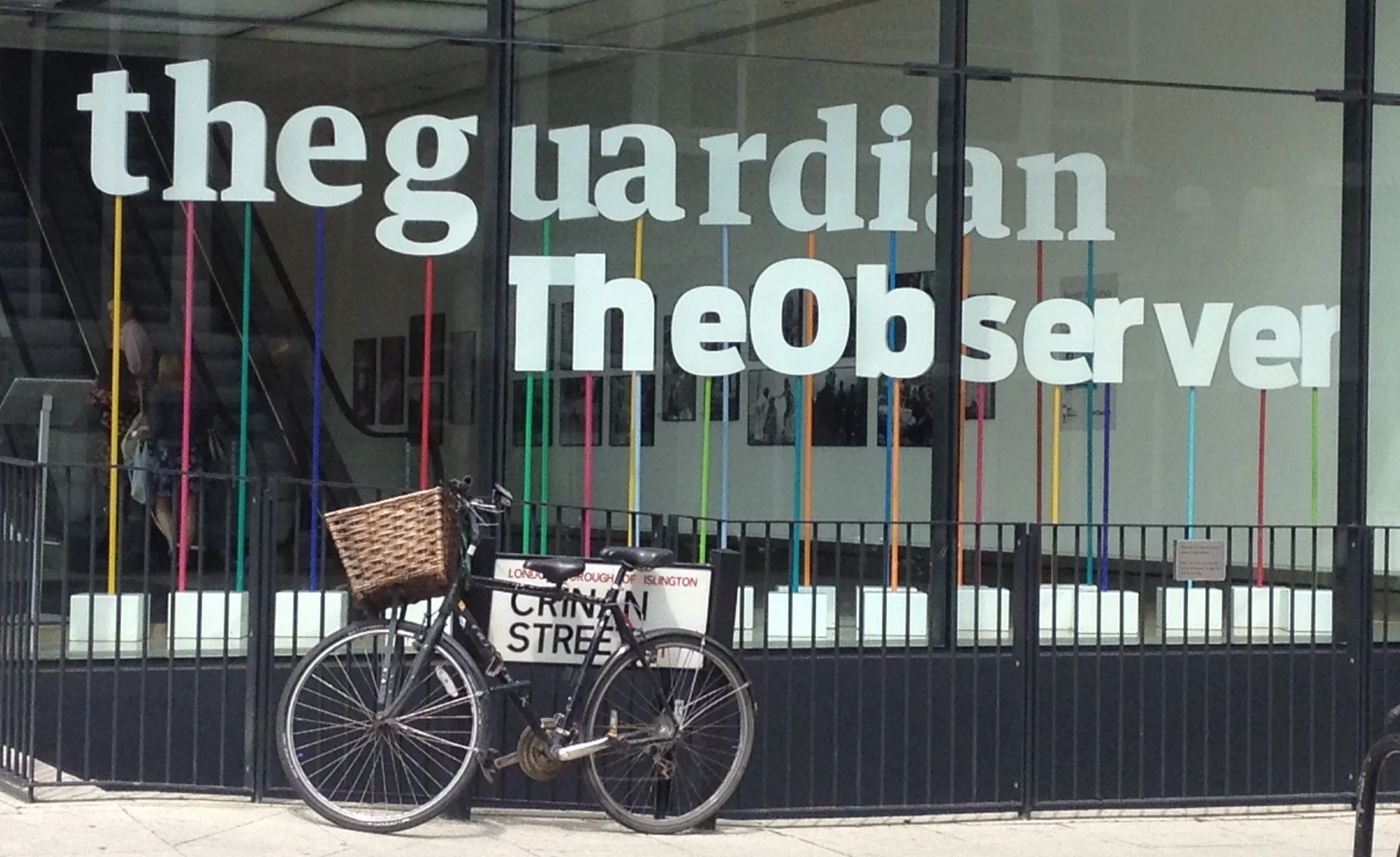The_Guardian_Building_Window_in_London.JPG