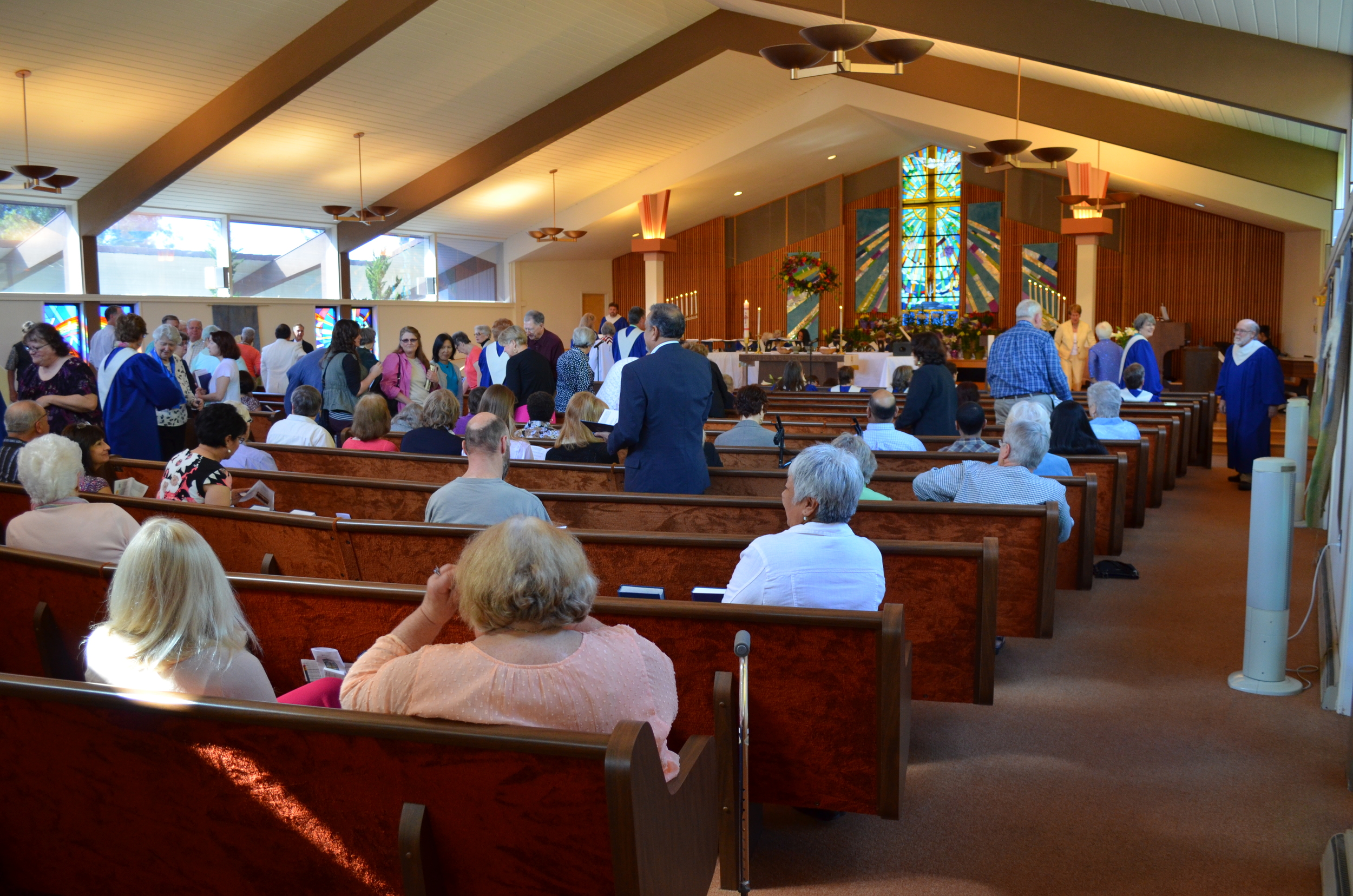 Passing of the Peace. Easter Sunday 2016