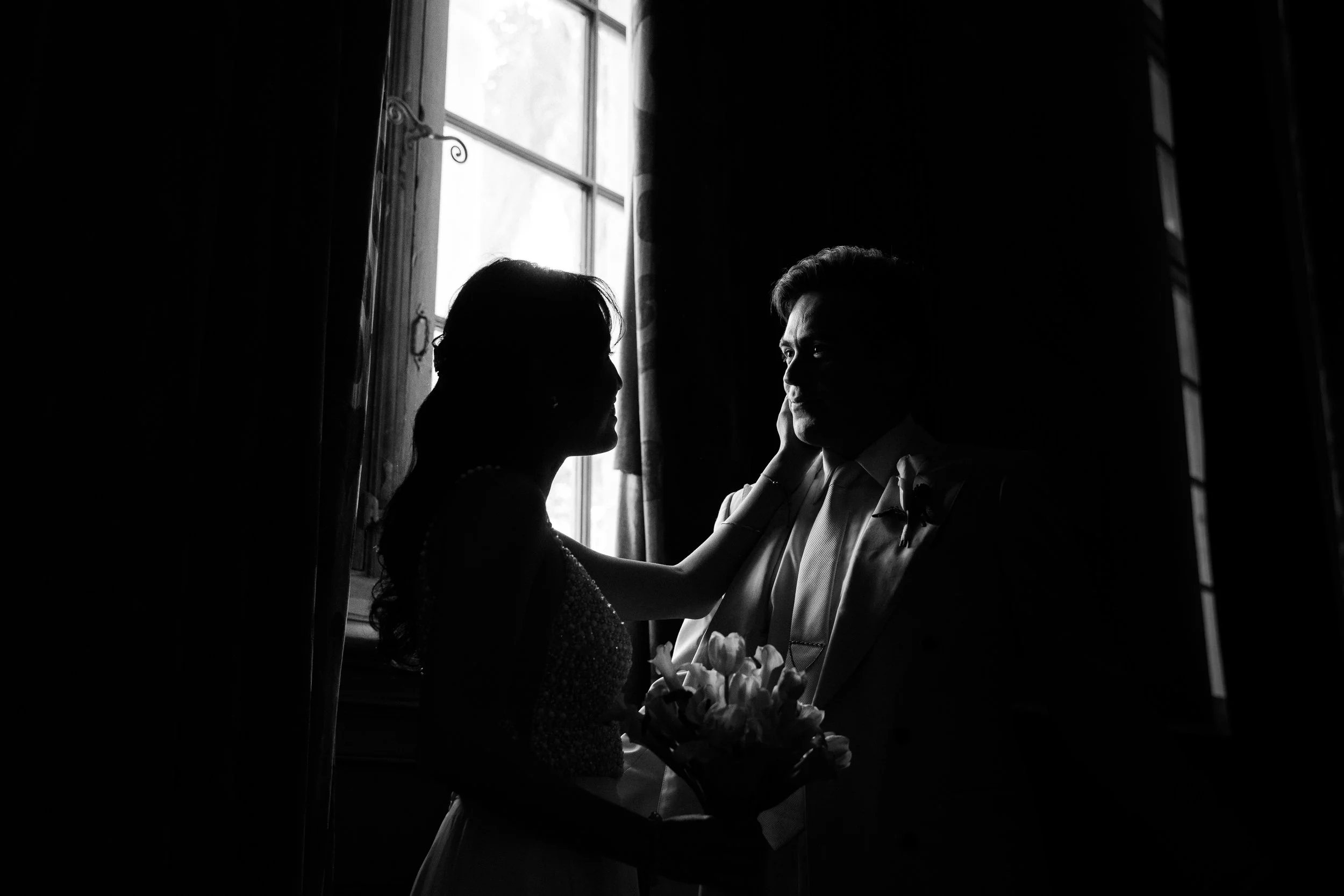 santa-barbara-courthouse-wedding-window-light-silhouette