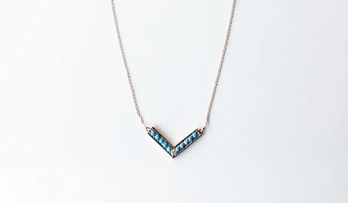 V necklace rose and turq.JPG