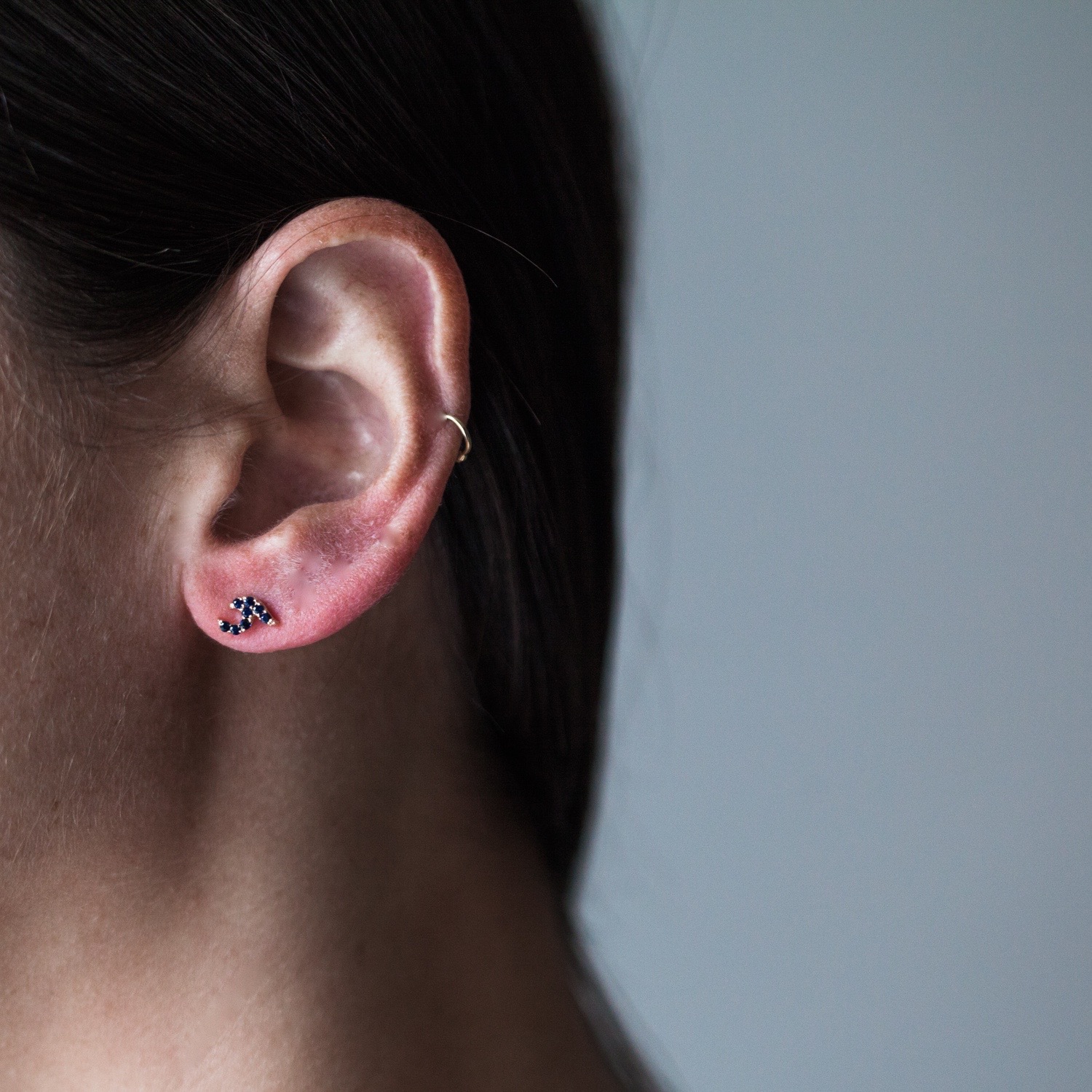 Sapphire wave stud.jpg