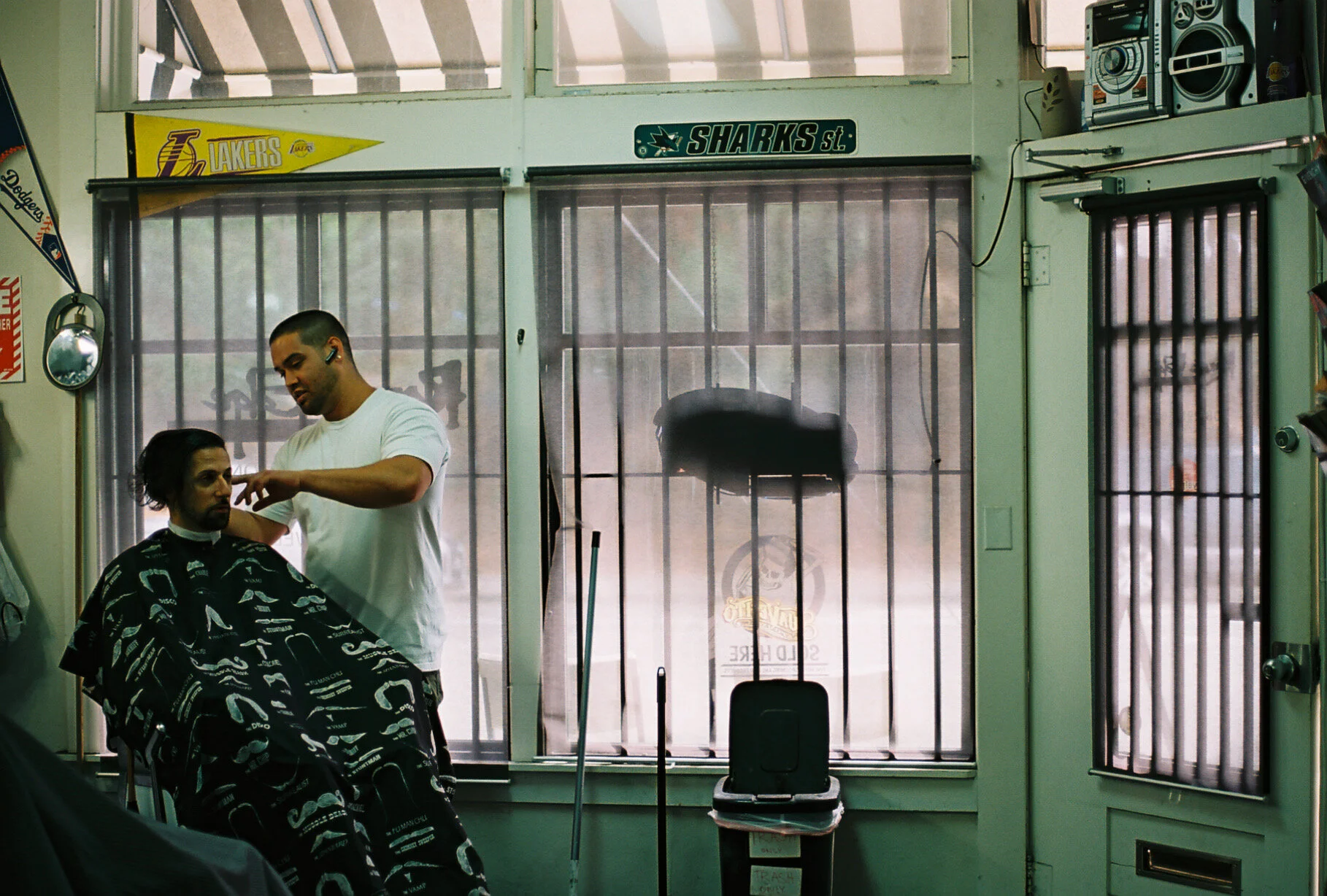 Unkonfined - Barbershop - 2