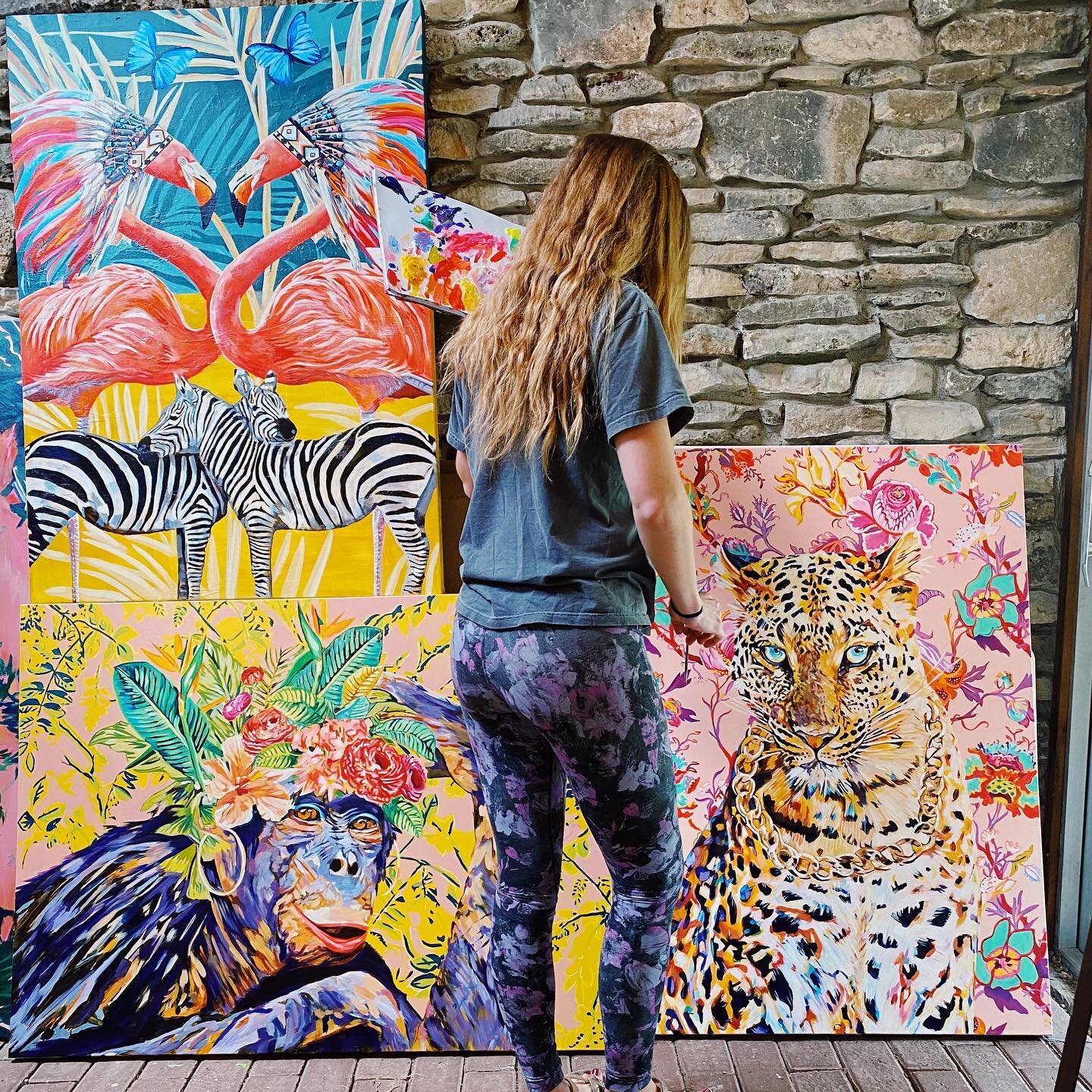 Working on a new series, who should I paint next? 🦒🐅🐘🐍 comment your ideas below! 🎨👩&zwj;🎨 🙏🏼💛Feeling some kind of blue wallpaper vibes for the next background. *Also currently obsessed with Gwen Stefani&rsquo;s song &ldquo;let me reintroduc