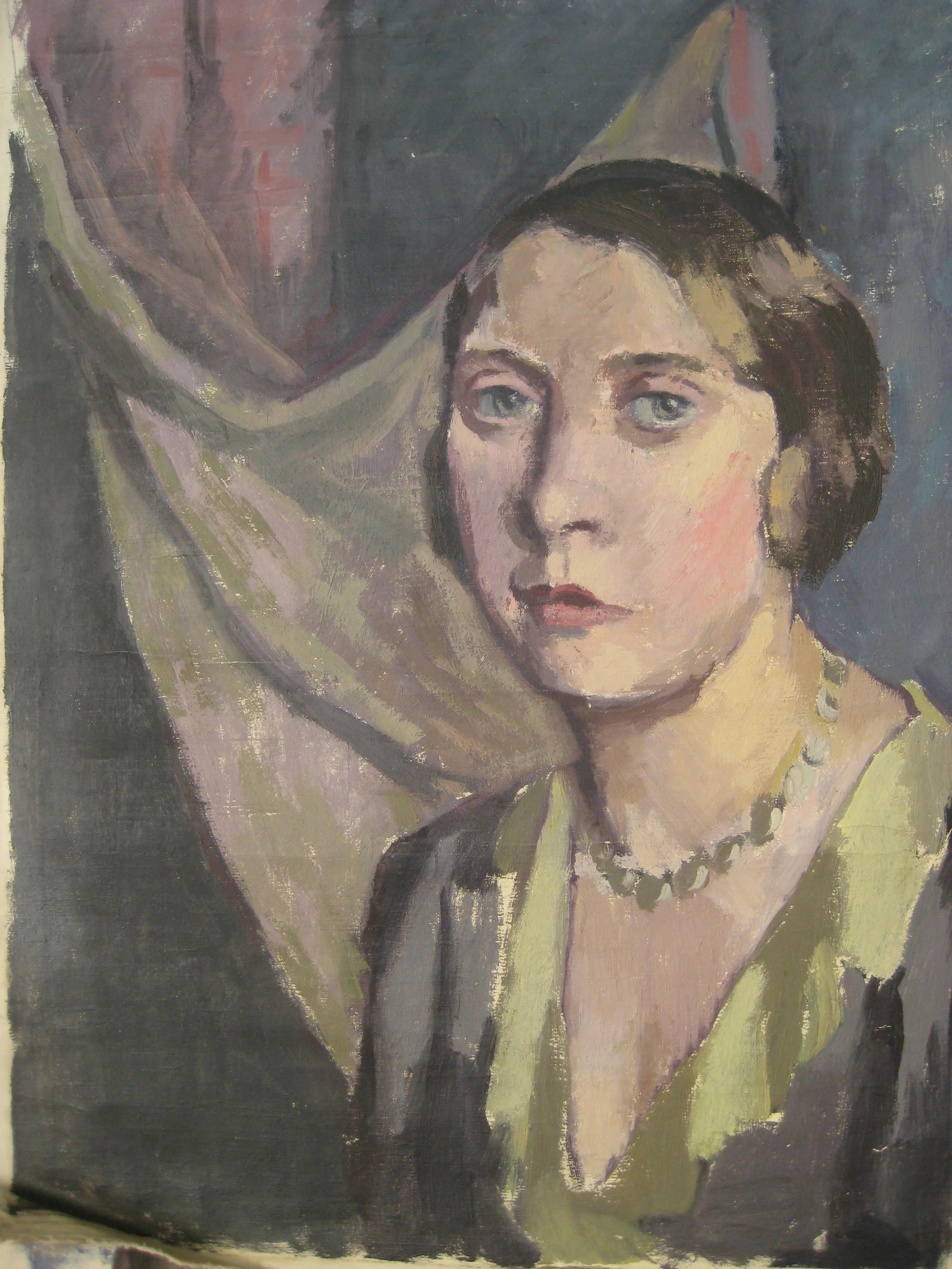 WOMAN WITH GREEN NECKLESS