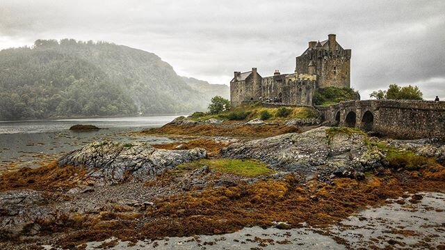 One of my favorite castles that I&rsquo;ve visited, and definitely a bucket list item checked off. #tbt to adventures in the highlands. ⛰🏰
.
.
.
.
#shotoniphone #scottishcollective #ig_scotland #scotlandshots #visitscotland #scotlandisnow #unlimited