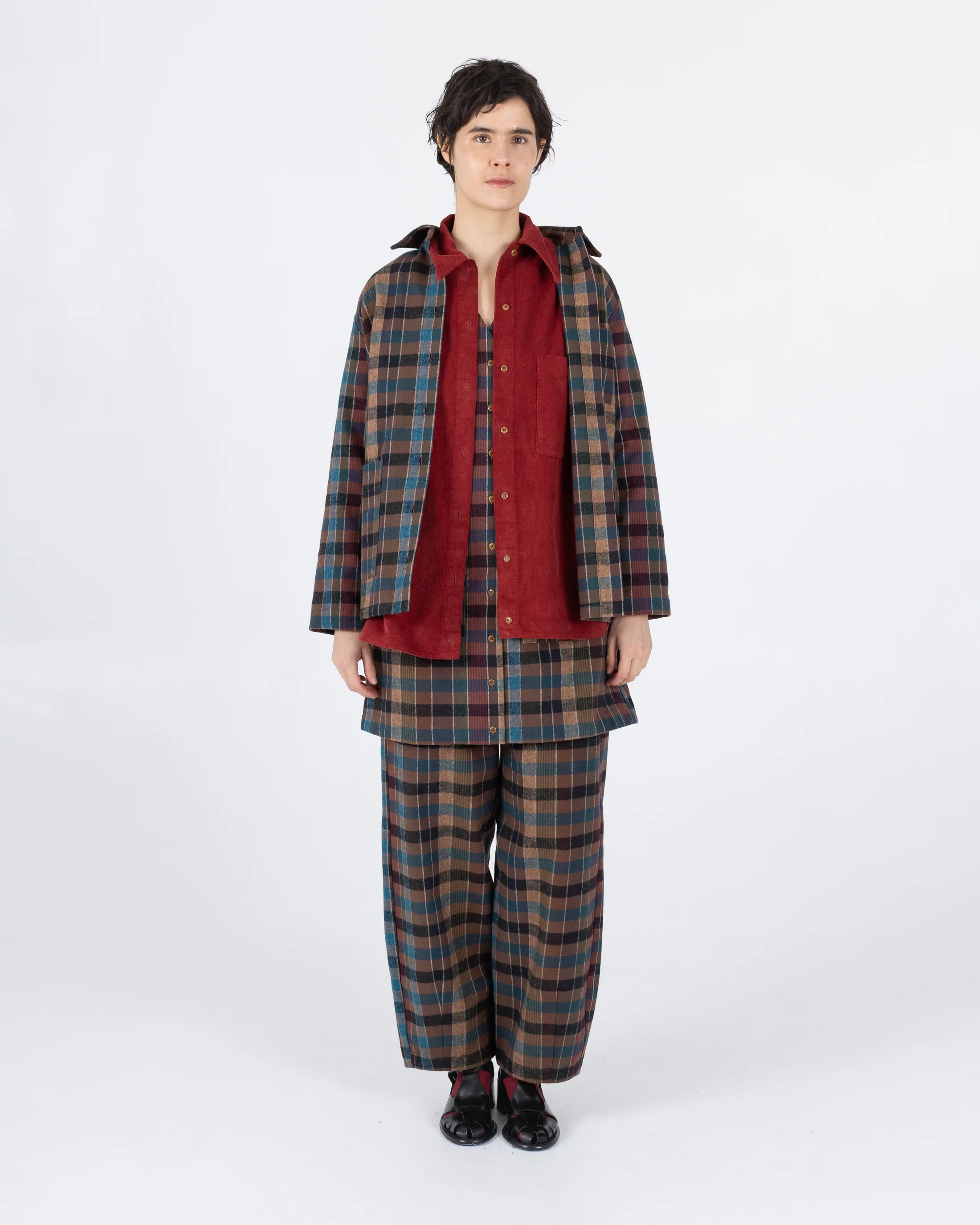 Samet_Chibi_Pant_Blanket_Plaid_8.webp