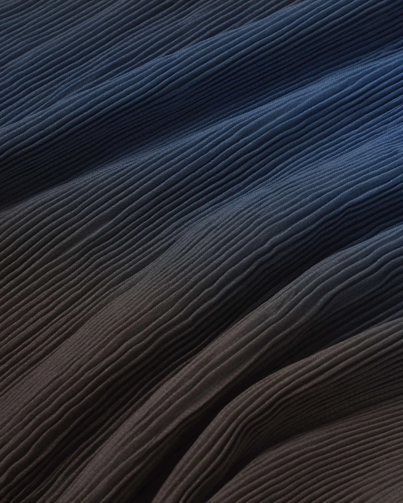 Thinking_Mu_Dora_Pleated_Top_Glass_Brown_Blue_7.jpg