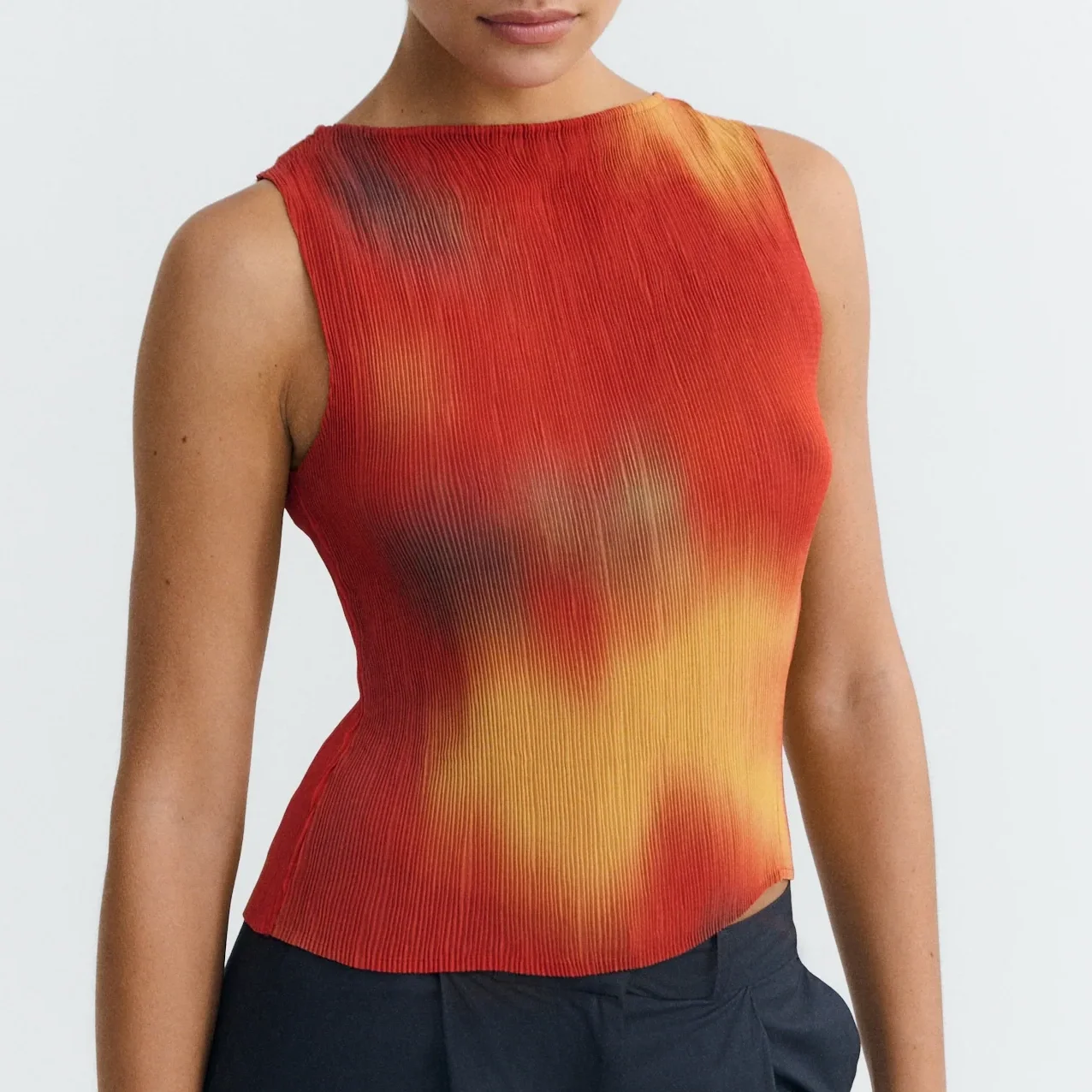 Thinking_Mu_Dora_Pleated_Top_Glass_Red_Orange_1a.webp