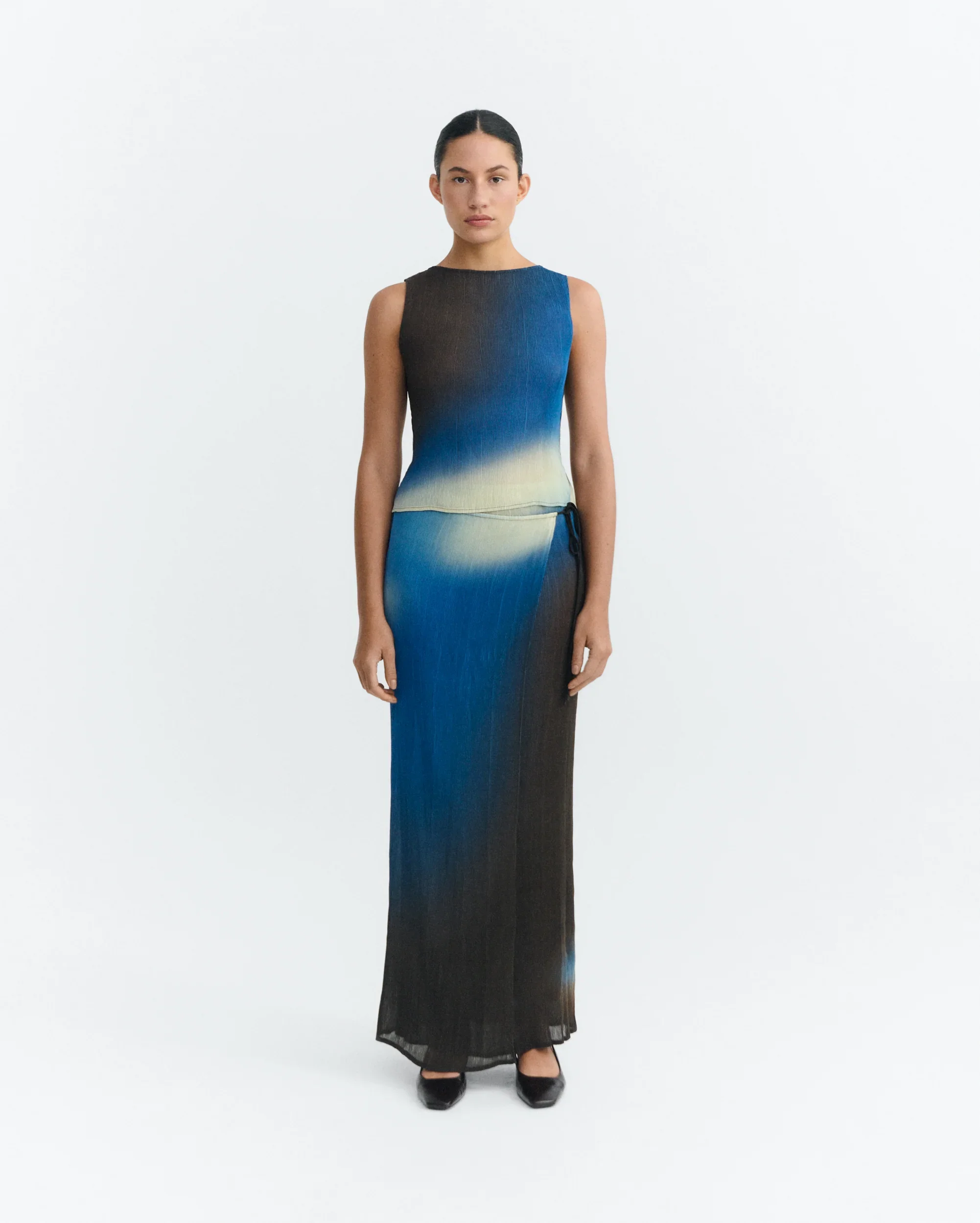 Thinking_Mu_Dora_Pleated_Top_Glass_Brown_Blue_2.webp