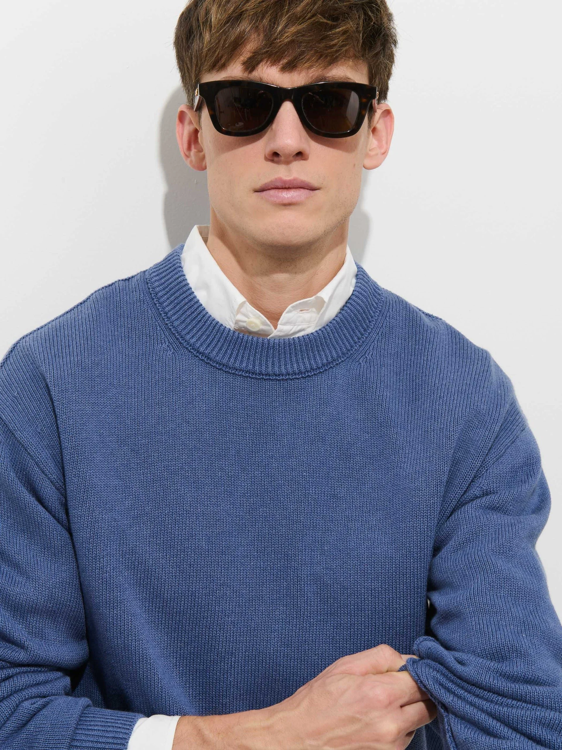Alex_Mill_Gabriel_Crewneck_Sweater_Cotton_Linen_Worn_Denim_Blue_4.jpg