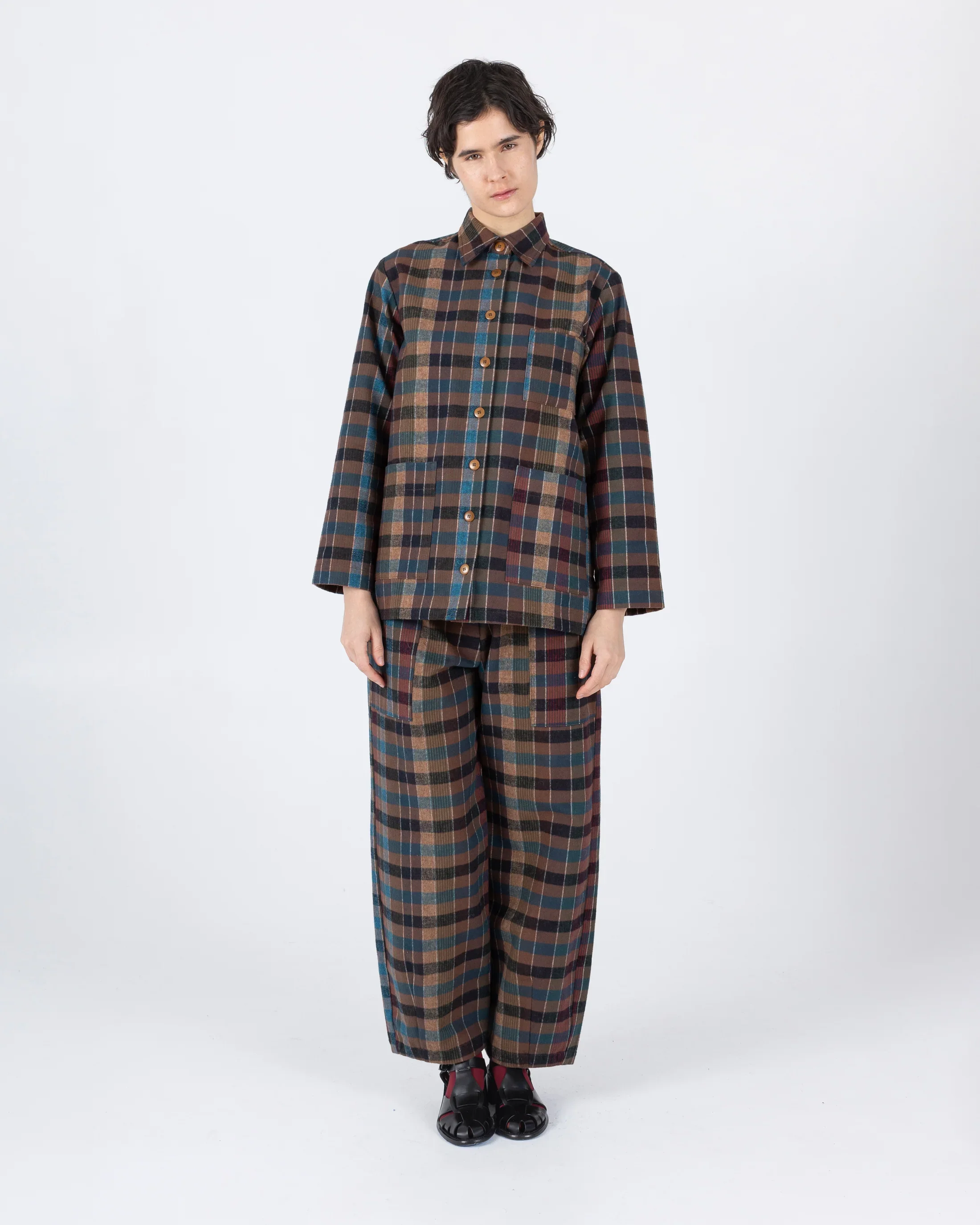 Samet_Chibi_Pant_Blanket_Plaid_7.webp