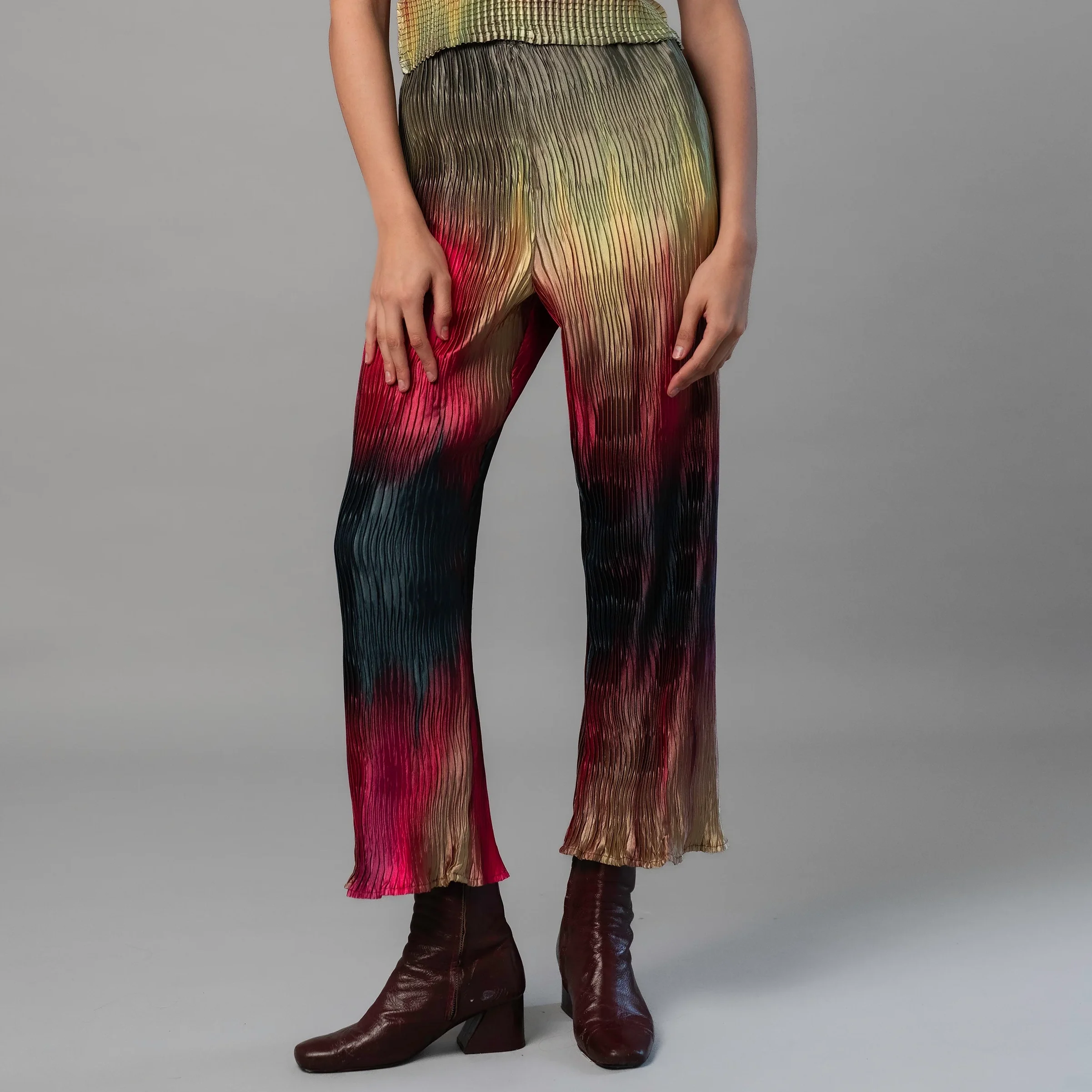 Nin_Studio_Simple_Pleat_Pant_Vermis_Print_1a.webp
