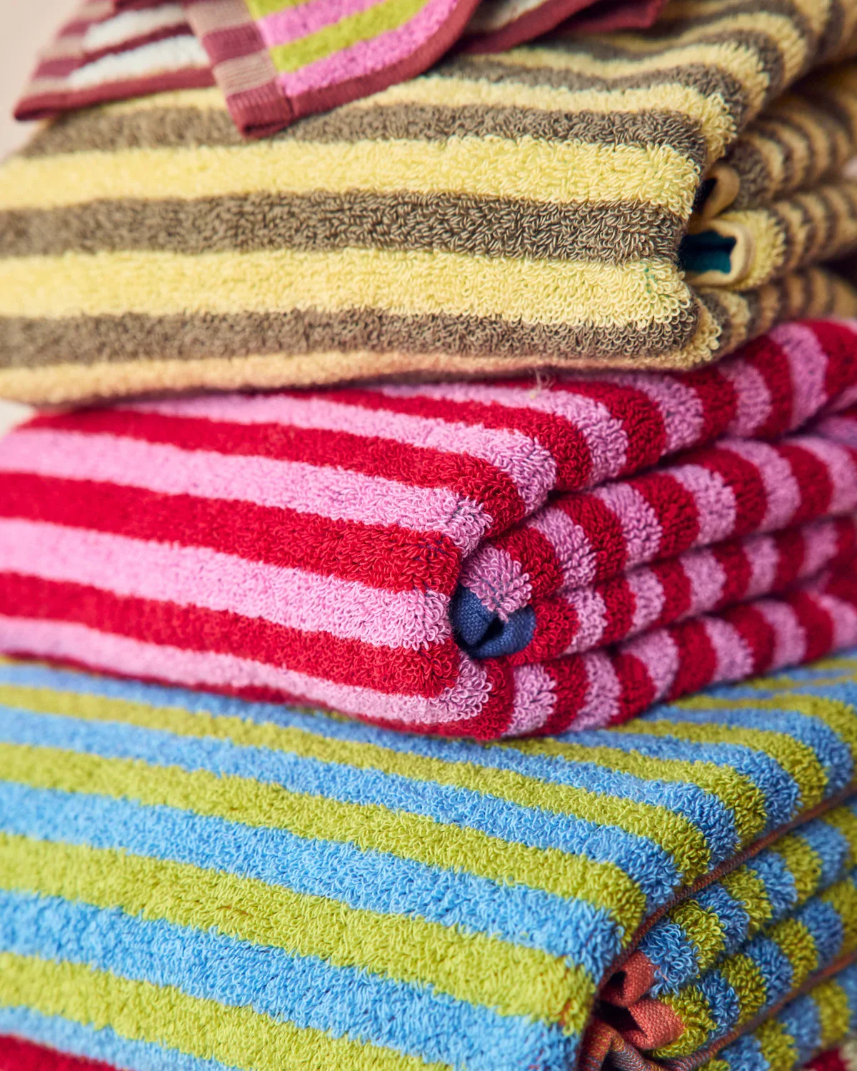 Dusen_Dusen_Bug_Stripe_Bath_Towel_Collection_13.webp