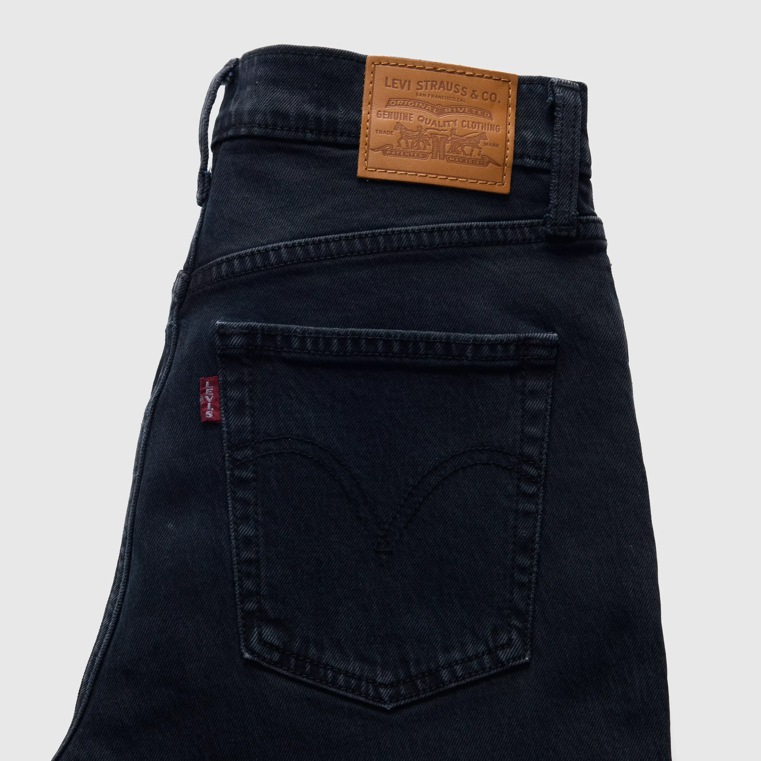 WB_0081W-0000_Levi's_Ribcage_Slim_Slight_Night_Blue_Black_1.webp