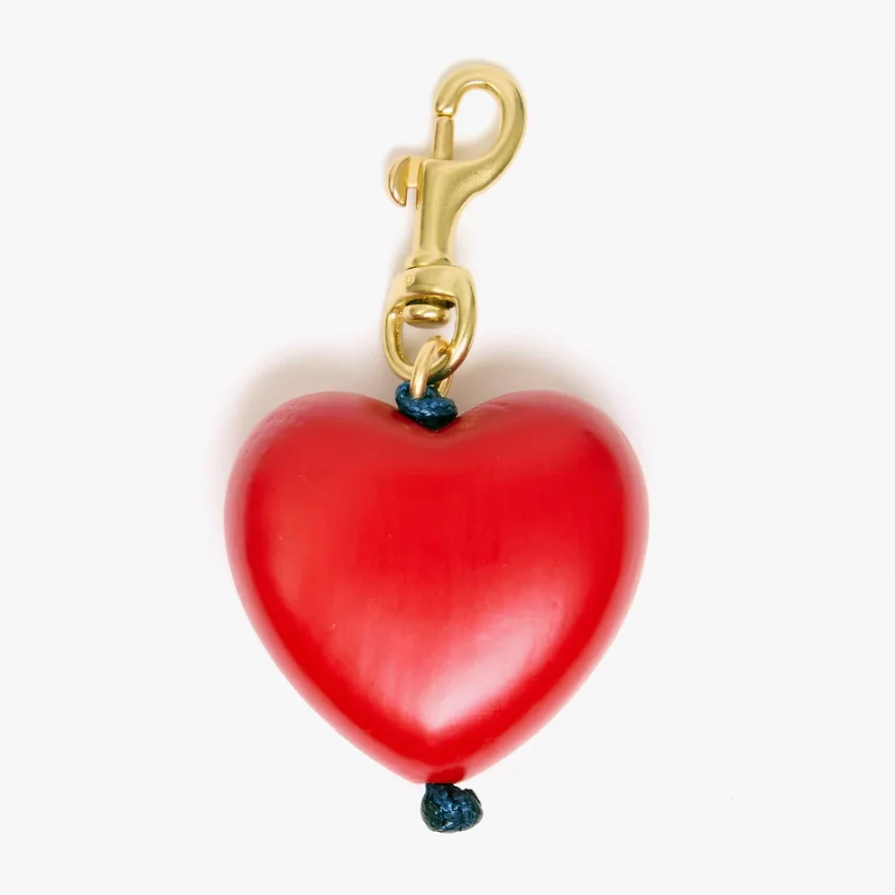 Clare_V_Grande_Heart_Fob_Poppy_Red_1a.webp