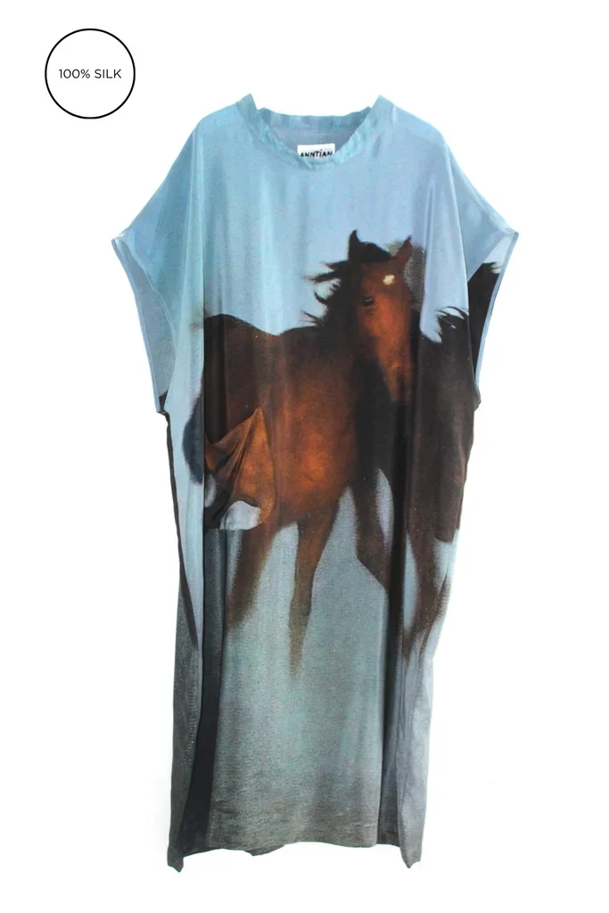 Anntian_Overdress_Print_H_Horse_4.webp
