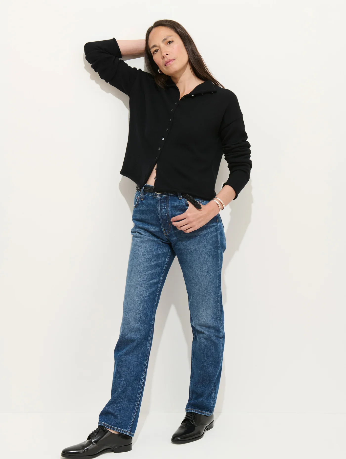 Alex_Mill_Taylor_Cardigan_Cotton_Cashmere_Black_4.webp