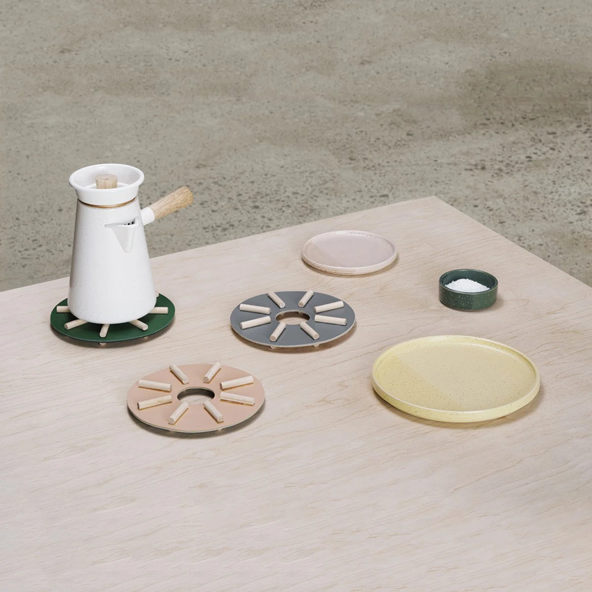 us2015-trivets-in-use-argb_1_1.jpg