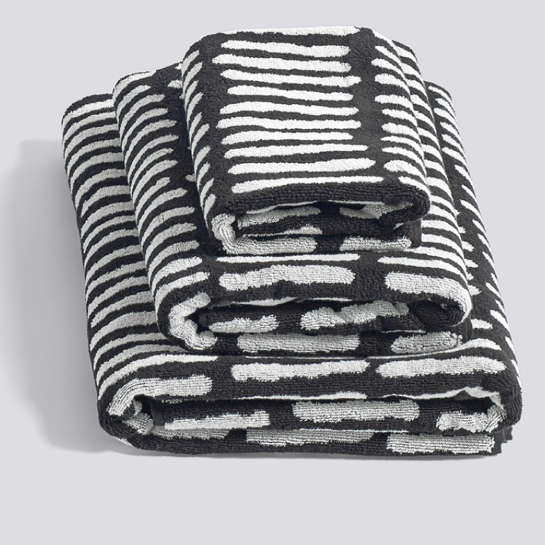 Hay_He_She_It_Towels_Bath_Hand_Black_White_2.jpg