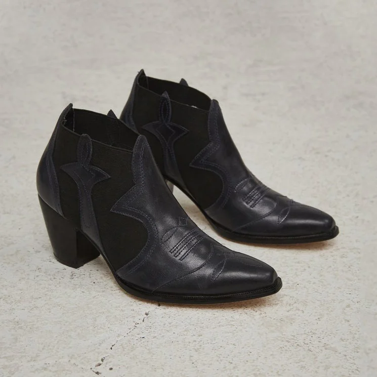 Rachel_Comey_Orland_Boot_Black_Calf_Leather_1.jpg