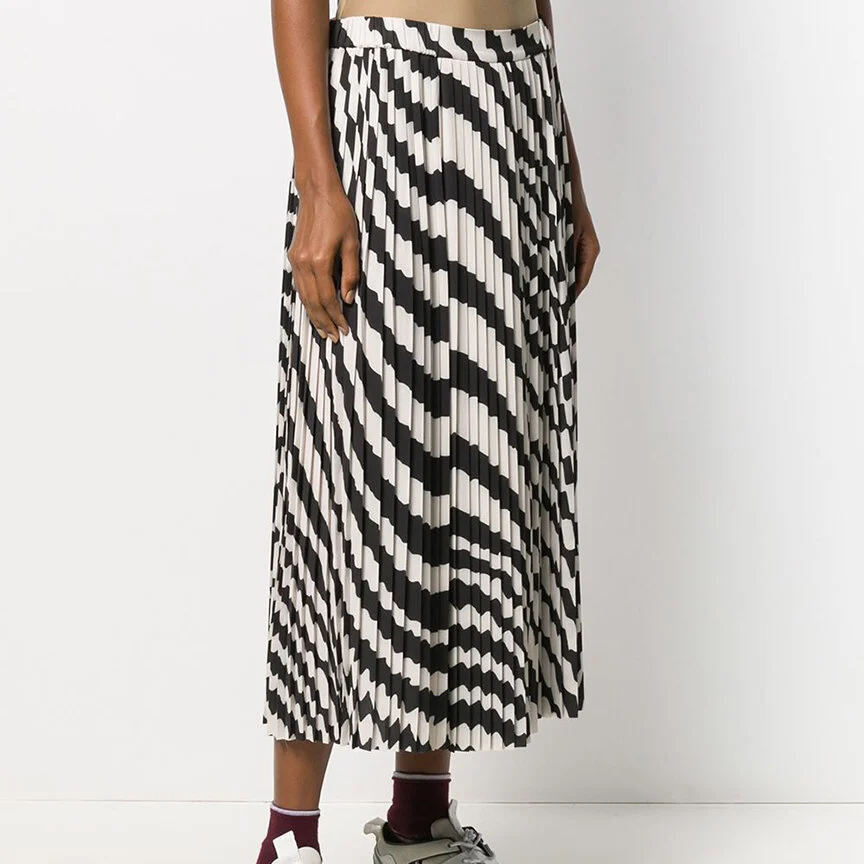 Henrik_Vibskov_Jelly_Pleated_Midi_Skirt_Black_White_4a.jpg