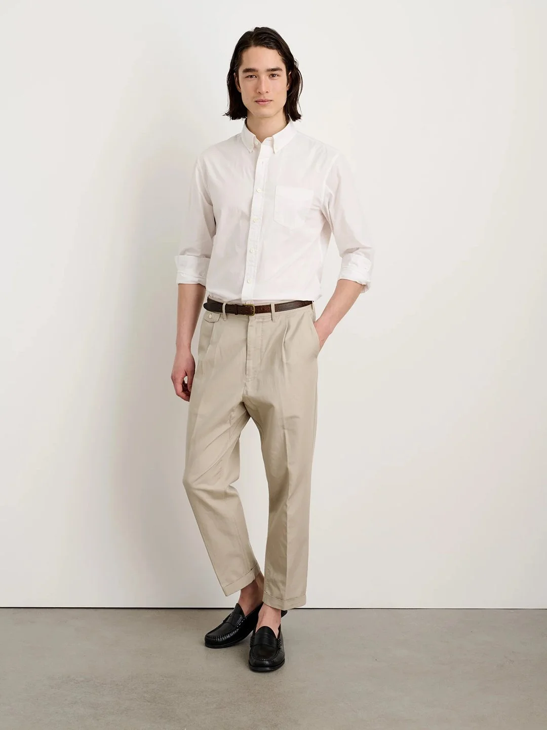 Alex_Mill_Standard_Pleated_Pant_Cotton_Linen_Silver_Cloud_2.jpeg