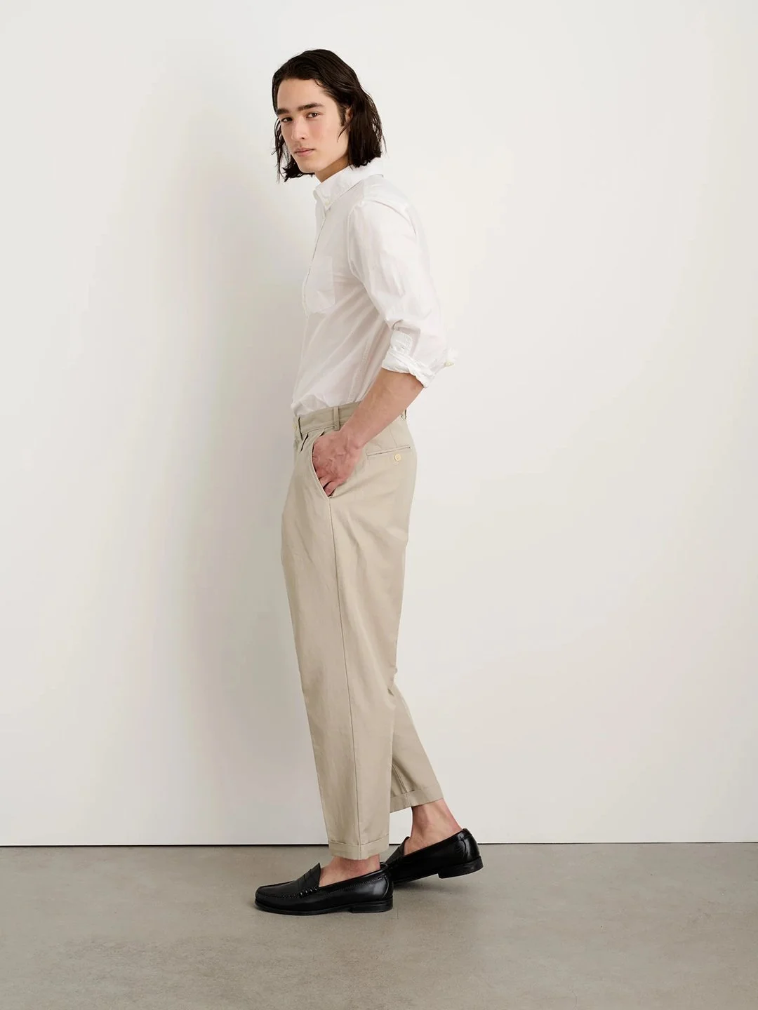 Alex_Mill_Standard_Pleated_Pant_Cotton_Linen_Silver_Cloud_7.jpeg