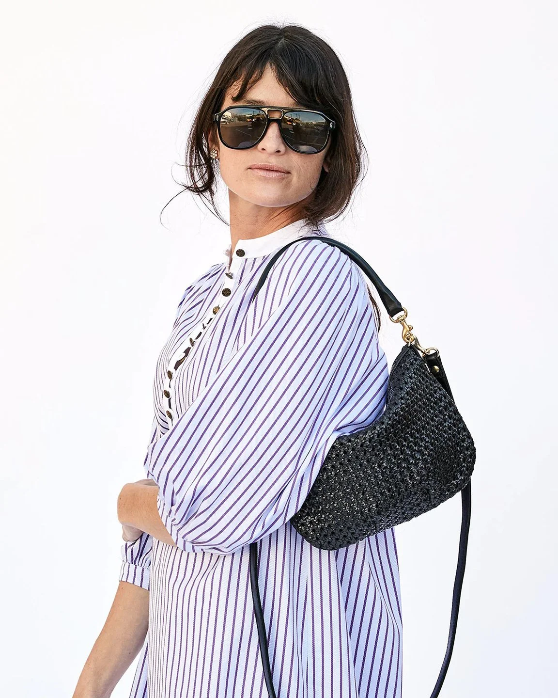 Clare_V_Petit_Moyen_Messenger_Black_Rattan_2.jpeg