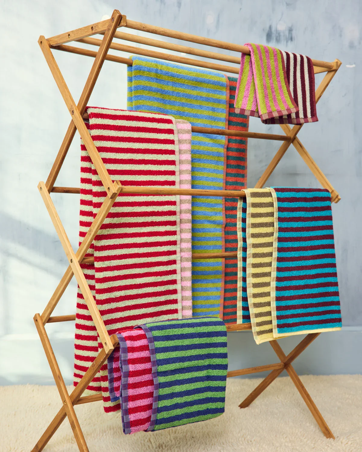 Dusen_Dusen_Bug_Stripe_Bath_Towel_Collection_3.webp