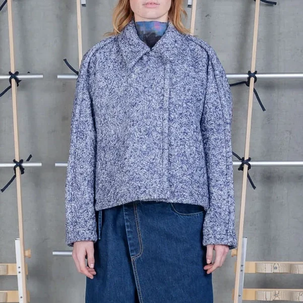 Henrik_Vibskov_Relaxed_Dartbi_Jacket_Blue_Pebbles_Jacquard_Bucle_2a.webp