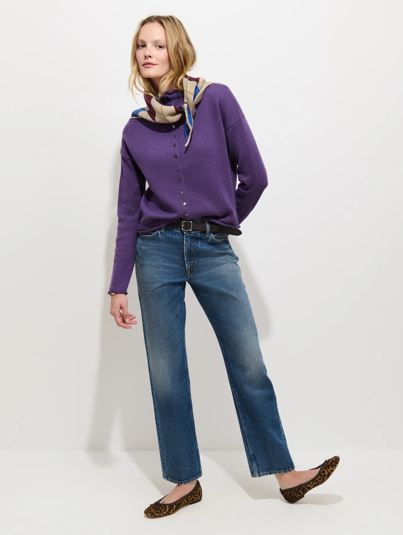Alex_Mill_Taylor_Cardigan_Cotton_Cashmere_Peruvian_Purple_4.webp