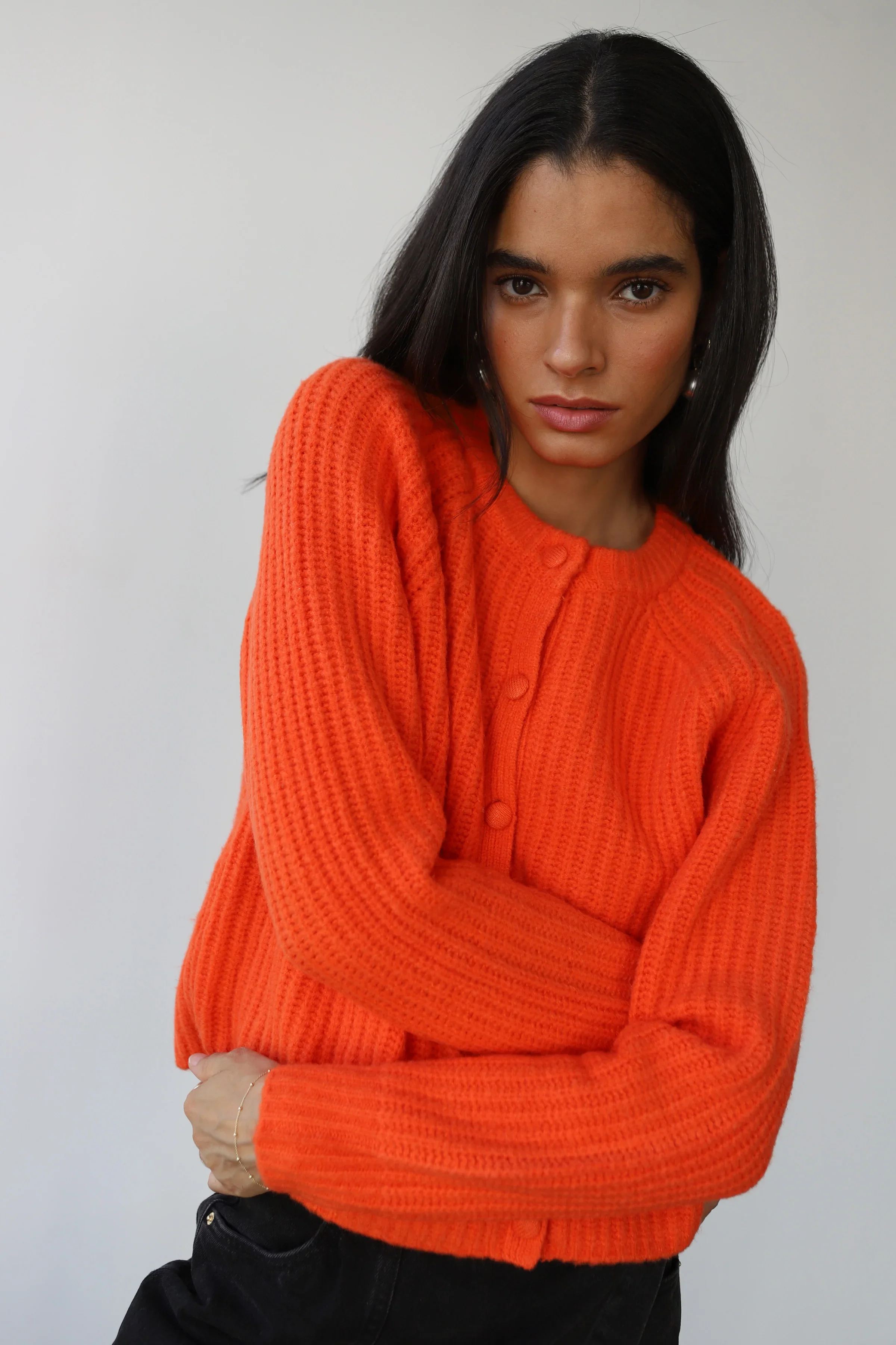 Callahan_Knitwear_Poppy_Cardigan_Poppy_Tomato_Red_Orange_3.webp