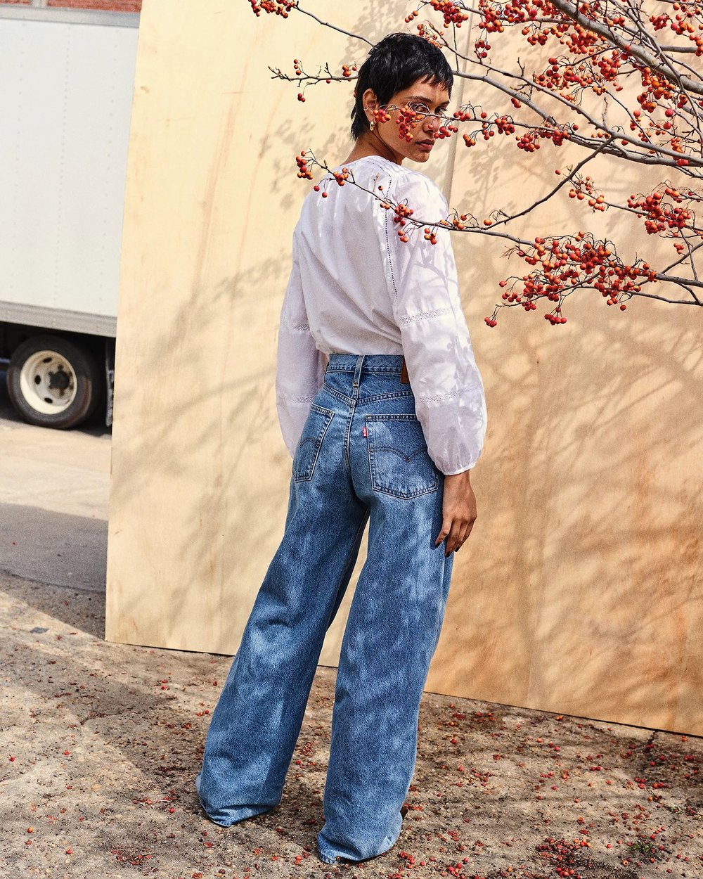 Levi's XL Straight Thanks Friend — Aggregate Supply