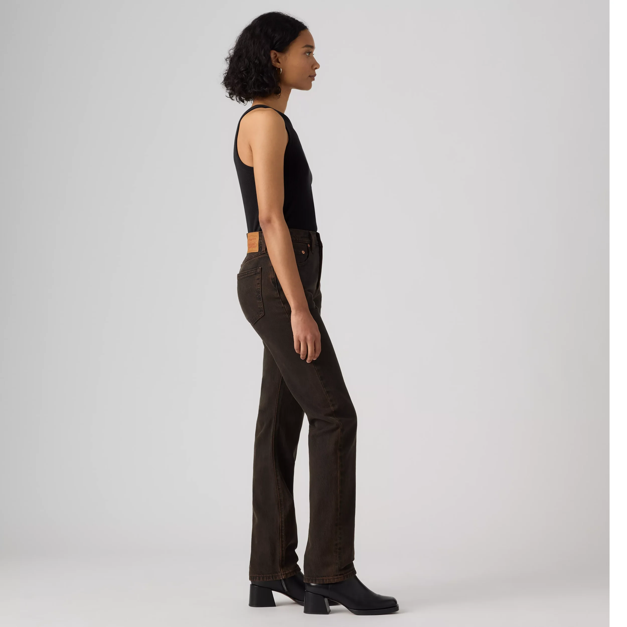 12501-0686_Levi's_501_Original_Over_a_Cup_Stretch_5.webp
