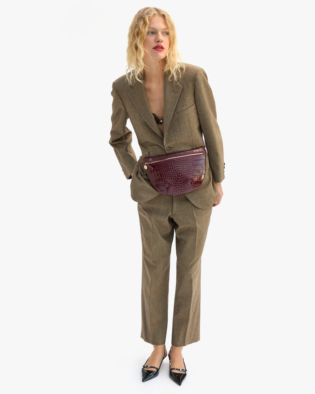 Clare_V_Grande_Fanny_Embossed_Congo_Croco_Burgundy_3.webp