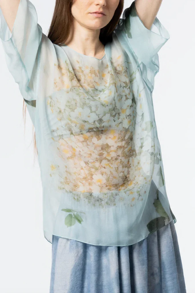 Anntian_Chiffon_T-Shirt_Print_S_Silk_One_Size_Blue_Flowers_Floral_2.webp