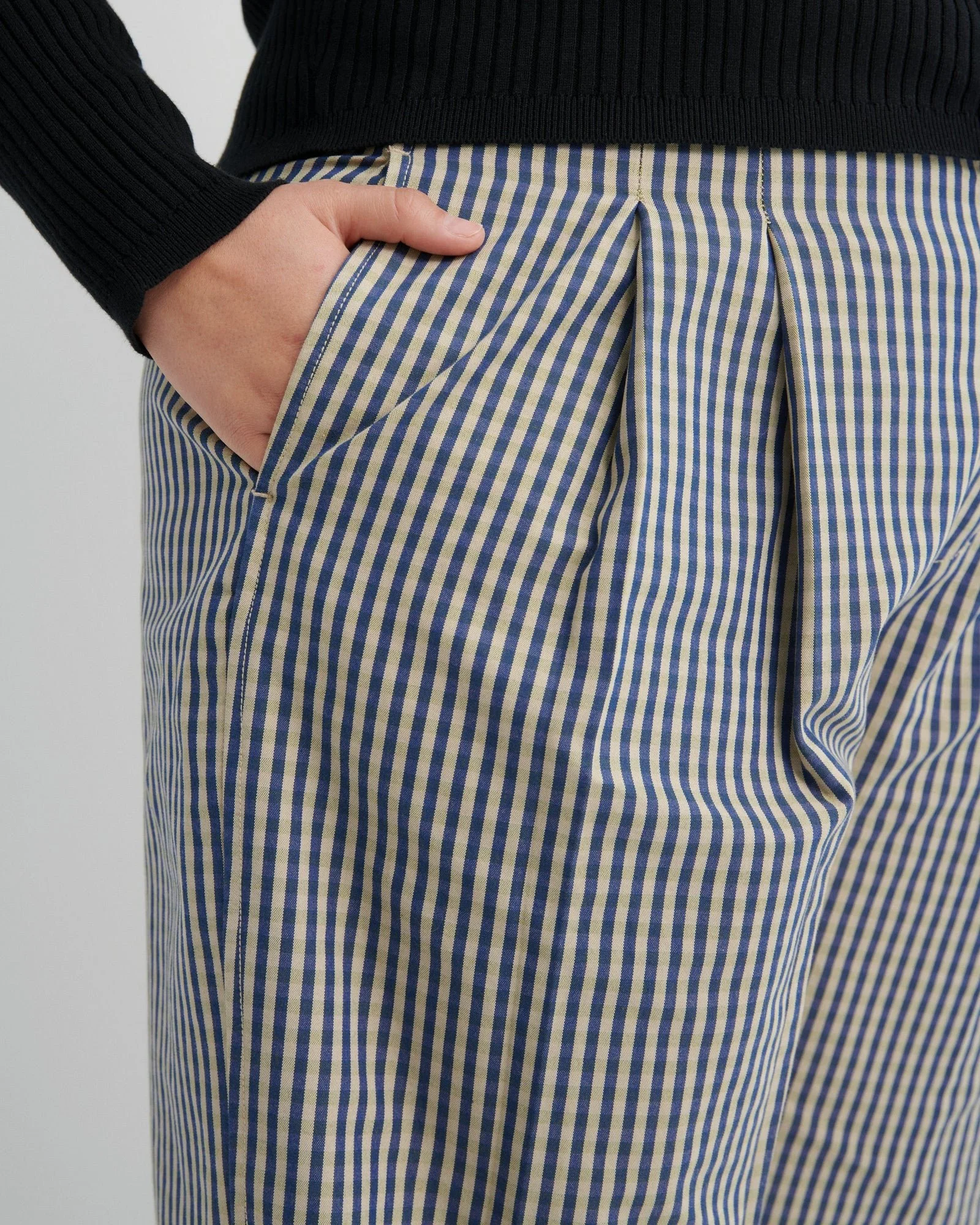 Kowtow_Sculpt_Pant_Landscape_Check_Plaid_Gingham_Navy_White_9.jpg