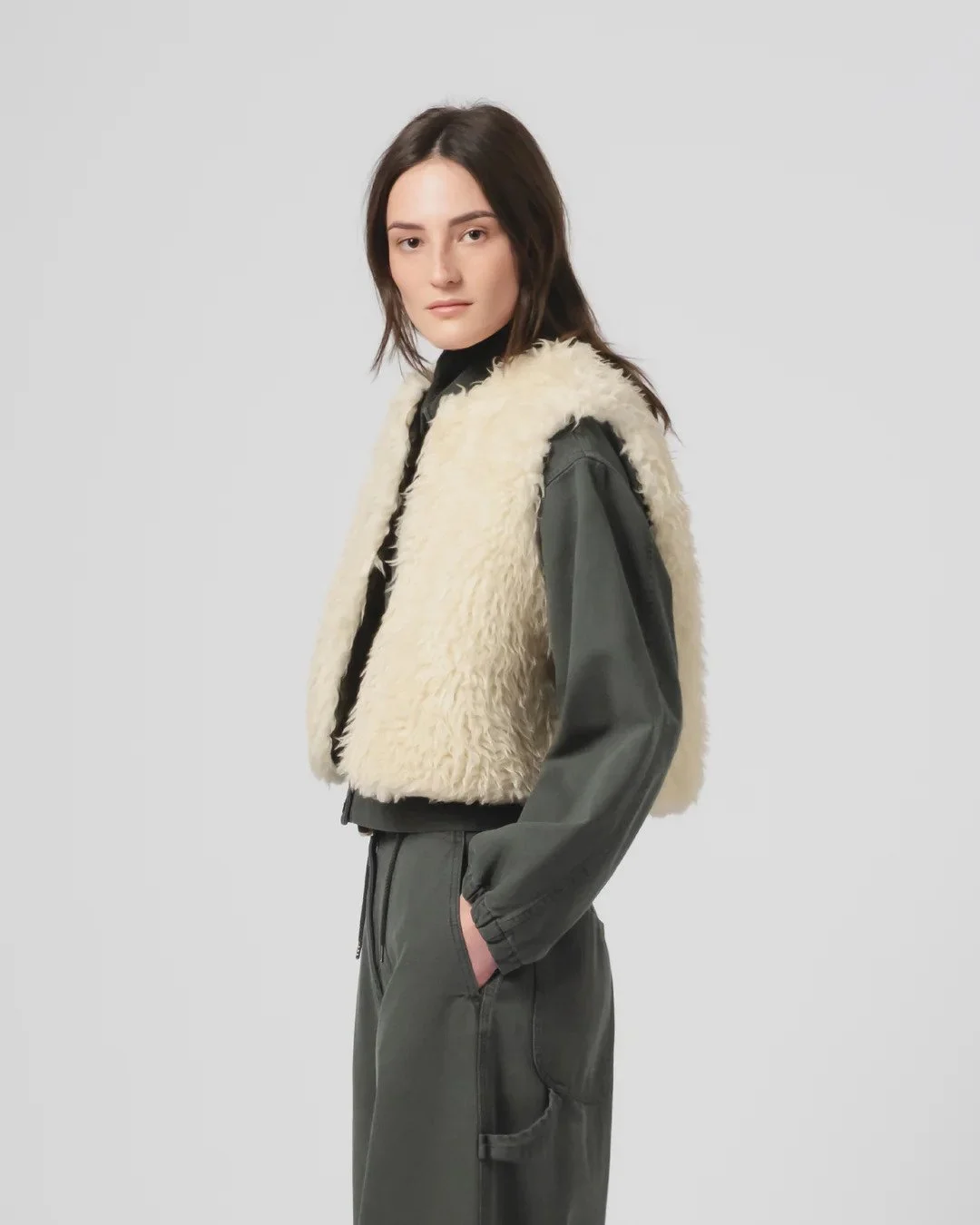 Girls_of_Dust_Peak_Vest_Alaska_Fluff_Ecru_3.jpg