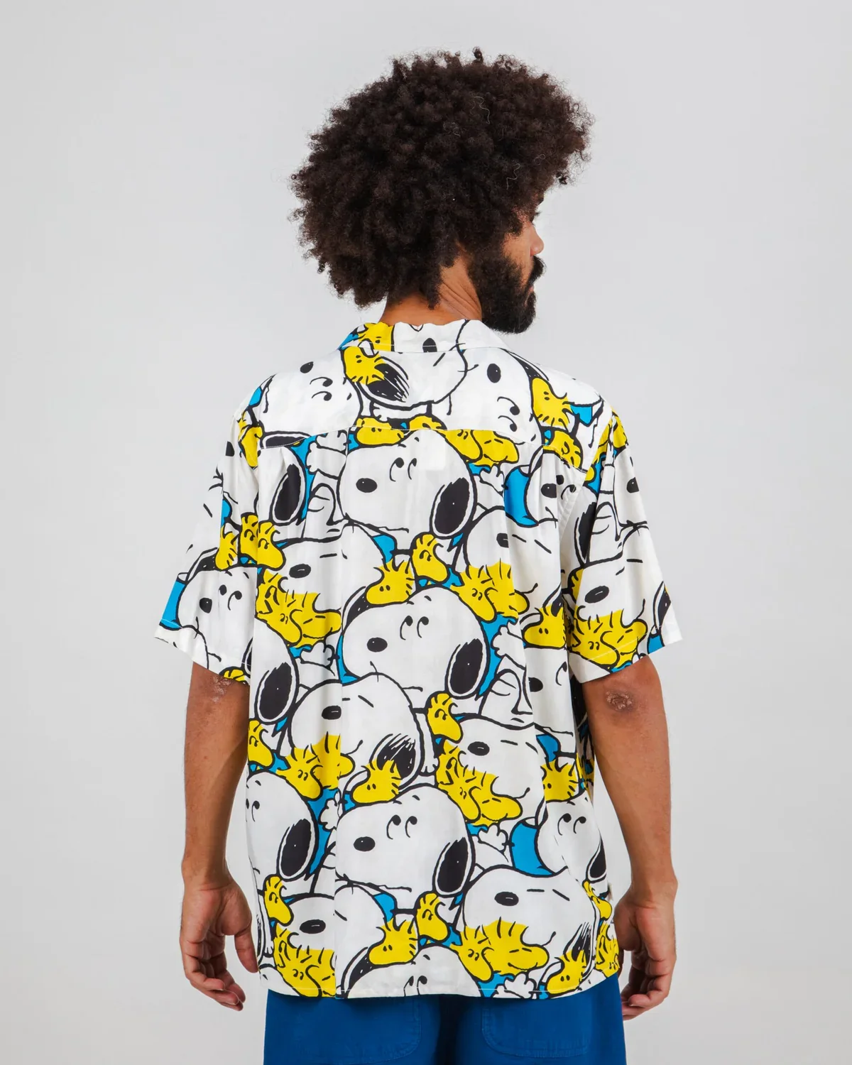 Brava_Peanuts_Freehugs_Aloha_Shirt_White_Snoopy_Woodstock_5.webp