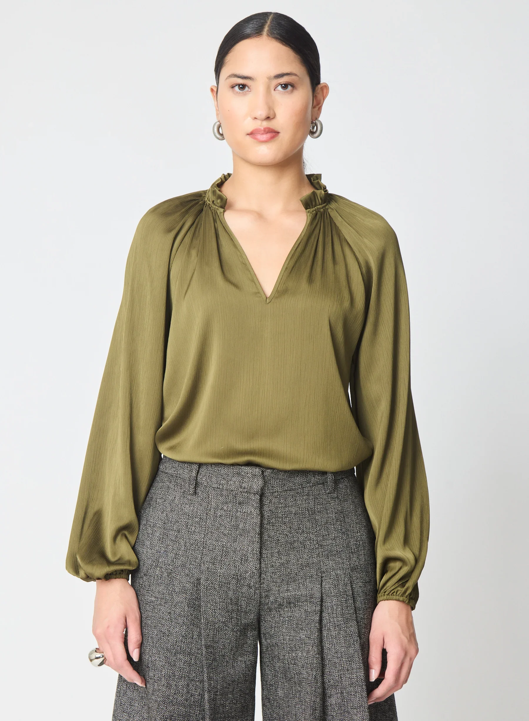 Gilner_Farrar_Vera_Blouse_Forest_Green_Olive_Army_2.webp